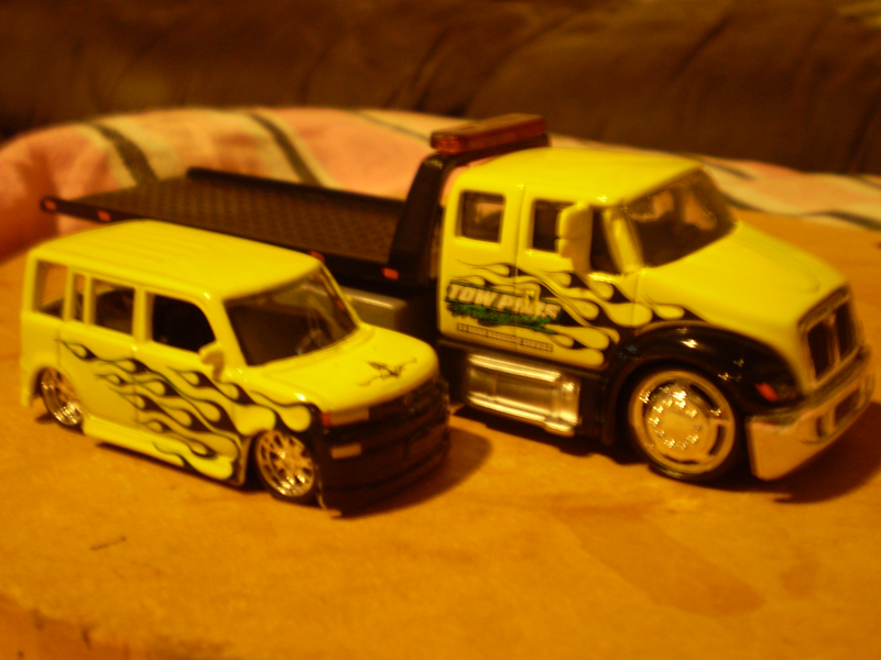 Illustration for article titled Photo dump Maisto Hauler Combos.